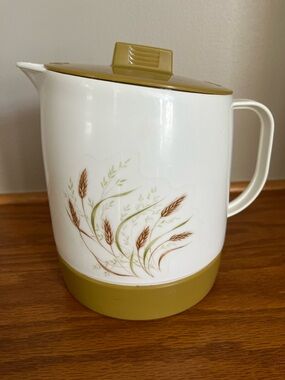 Vintage Quikut thermal double wall insulated hot /cold harvest wheat pitcher